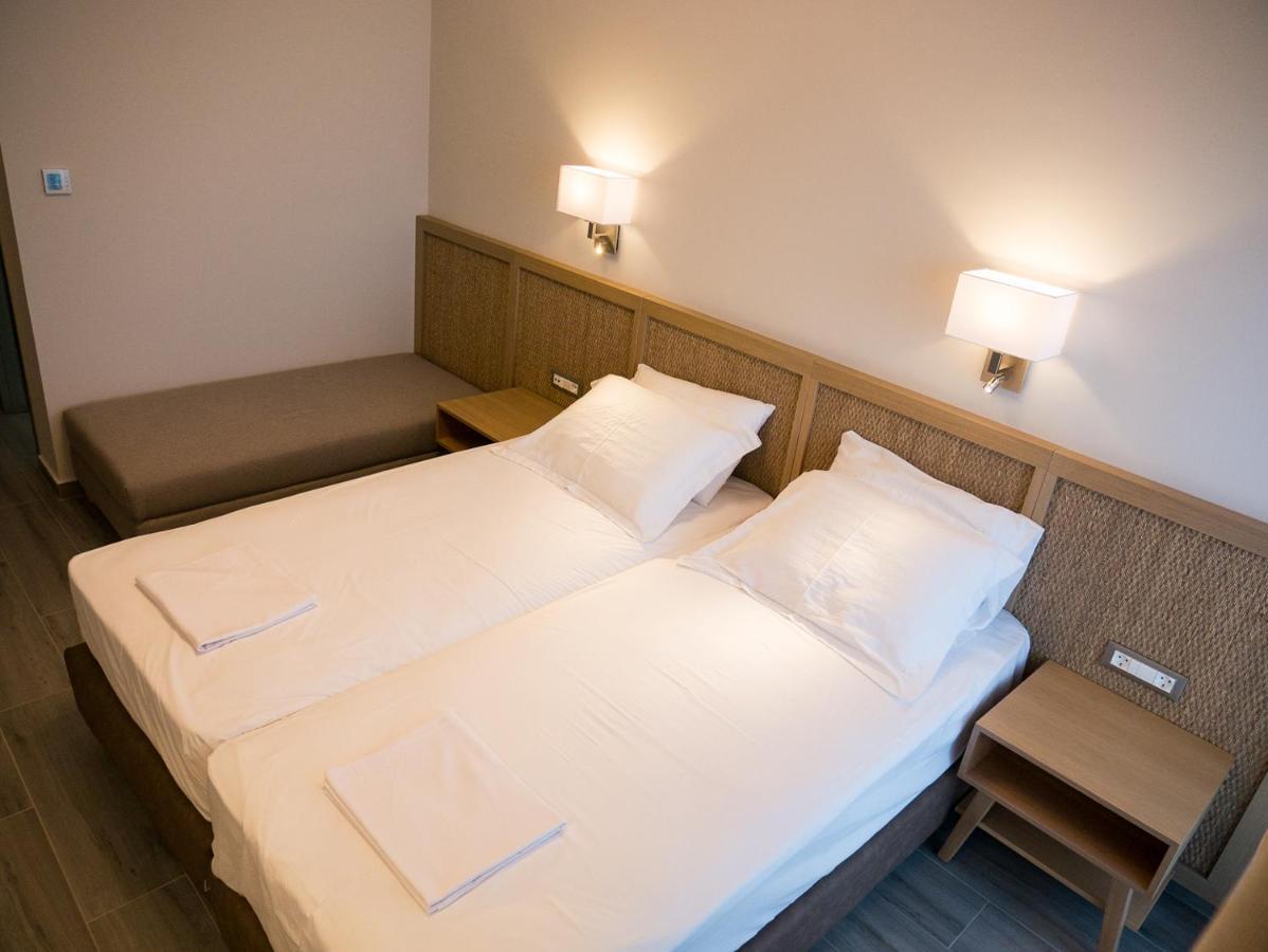 Elegant Beach Hotel Kyparissia Exterior photo