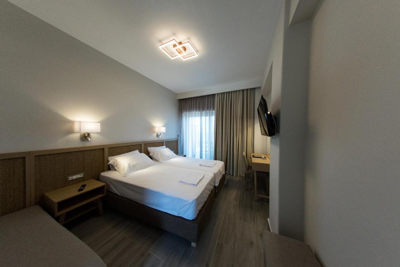 Elegant Beach Hotel Kyparissia Exterior photo